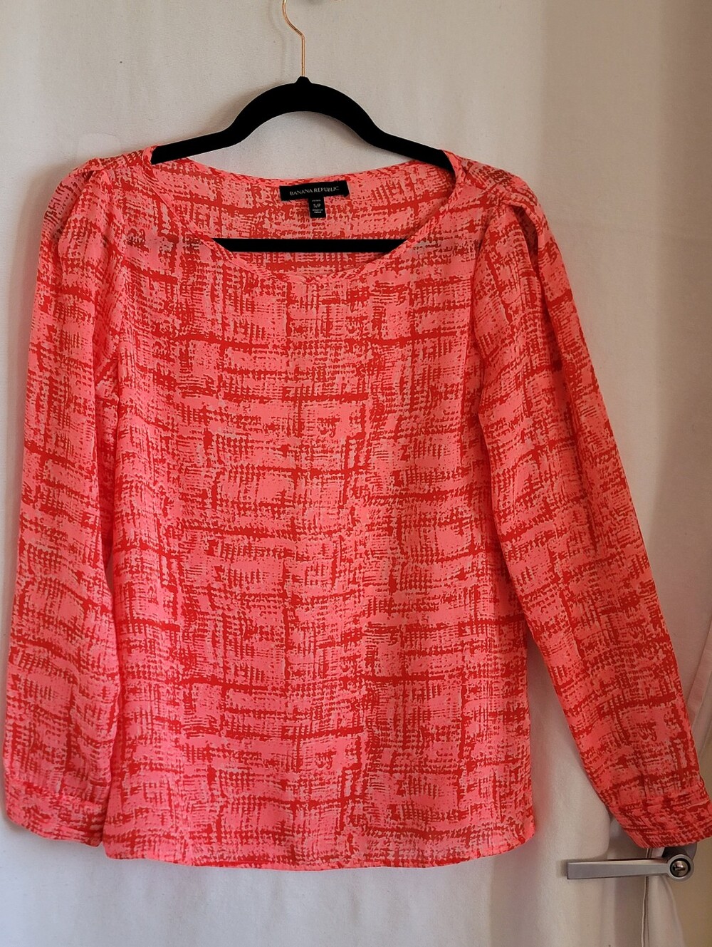 Banana Republic Coral-Pink Patterned Long-Sleeve Blouse